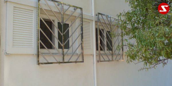 Fenstergitter sind eine gute Einbruchsicherheit. Fenstergitter als Einbruchschutz bestellen. Einbruchschutz mit senkrechten Sprossen kaufen. Einbruchschutz mit vertikalem Reling bestellen. Bestellen Sie günstig Fenstergitter. Unsere Fenstergitter sind zeitlos und pflegeleicht. Einfache Bestellung Fenstergitter. Günstige Fenstergitter. Fenstergitter einfache Montage. Wir bieten wunderschöne Fenstergitter als Einbruch Sicherheit. Bestellen Sie Fenstergitter aus Aluminium. Bestellen Sie Fenstergitter aus Edelstahl. Bestellen Sie günstig Fenstergitter. Bestellen Sie Fenstergitter aus Edelstahl. Bestellen Sie günstig ihre Fenstergitter aus Niro. Bestellen Sie günstig ihr Fenstergitter aus Stahl. Bestellen Sie unkompliziert ihr Fenstergitter aus Stahl. Praktische Fenstergitter mit senkrechten. Fenstergitter mit vertikalen Stäben kaufen. Elegante Fenstergitter kaufen. Moderne Fenstergitter bestellen. Qualitative Fenstergitter mit senkrechten Sprossen. Wunderschönes Design für Fenstergitter mit senkrechten Sprossen. Höchste Qualität der Fenstergitter mit senkrechten Sprossen. Einfache Bestellung Fenstergitter mit senkrechten Sprossen. Fenstergitter mit senkrechten Sprossen schnelle Abwicklung. Einbruchschutz mit vertikalem Reling faire Preise. Einbruchschutz mit vertikalem Reling Produktion nach Kundenwunsch. Einbruchschutz mit vertikalem Reling und Maß. Einbruchschutz mit vertikalem Reling. Fenstergitter gegen Einbruch mit senkrechten Sprossen. Fenstergitter mit vertikalem Reling kaufen. Fenstergitter mit Draht aus Edelstahl. Fenstergitter aus Stahl verzinkt. Fenstergitter aus Aluminium. Fenstergitter Höchste Qualität. Fenstergitter faire Preise. Fenstergitter günstige Preise. Fenstergitter Einfache Abwicklung. Schlosser für Fenstergitter. Schlosserei für Fenstergitter. Fenstergitter Hersteller.fenstergitter-diagonale-sprossen
